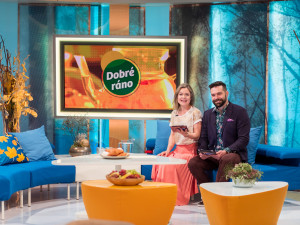 Dobré ráno, Brno, říká režisér Prušinovský a tropí si z města žerty. Nejvíc to schytává Česká televize