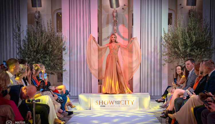 Show and the City letos hosty přenesla antických Atén