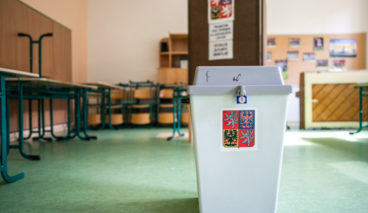 Druhé kolo senátních voleb v Brně netáhne. Hlasovalo přes deset procent voličů