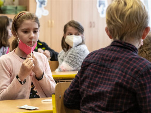 Soud v Brně potrestal matku, která za covidu neposílala dceru do školy