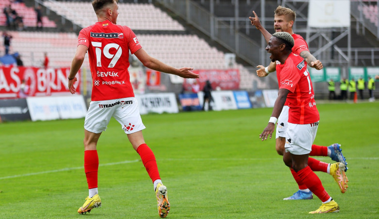 Brněnská Zbrojovka prahne po skalpu Sparty. Požene ji vyprodaný stadion