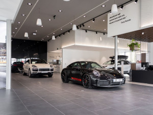 Porsche získalo nový domov v Brně. Výrobce vozů otevřel ve městě moderní centrum