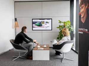 Porsche získalo nový domov v Brně. Výrobce vozů otevřel ve městě moderní centrum