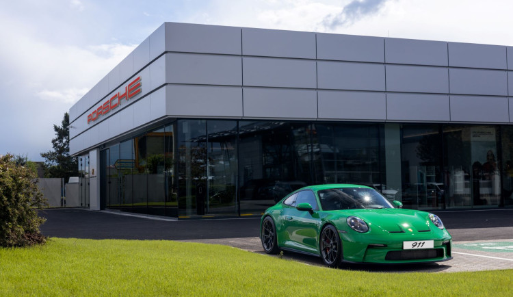 Porsche získalo nový domov v Brně. Výrobce vozů otevřel ve městě moderní centrum