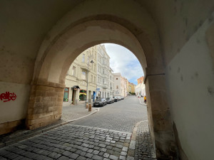 Brno zadalo zakázku architektům, aby navrhli opravu Měnínské brány