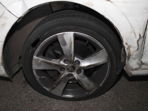 Na Brněnsku vyváděl opilec. Naboural do tří aut i do vozu místního zastupitele