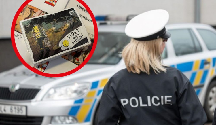 V Brně rozdávají policisté důchodcům magnetky, aby je nikdo neokradl