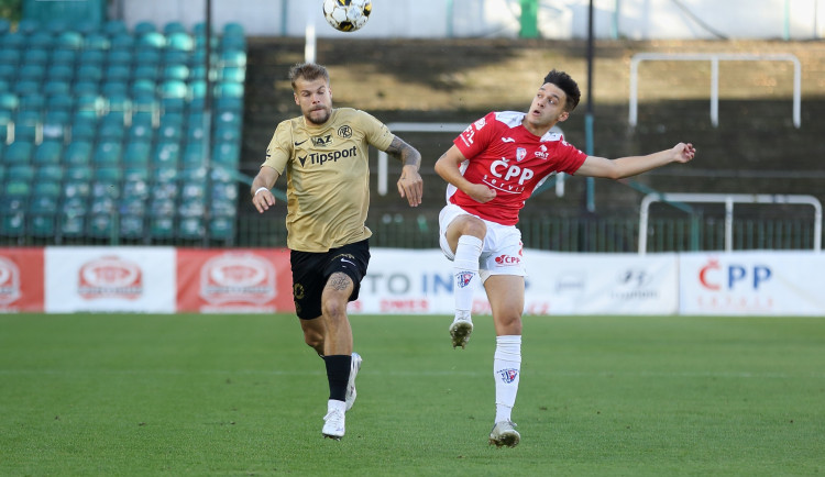 Řezníček hattrickem vystřelil Zbrojovce výhru 3:1 nad Pardubicemi
