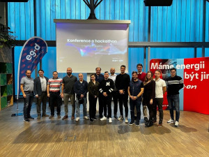 Programátorská soutěž v Brně přinesla aplikaci, která lidem poradí s energiemi