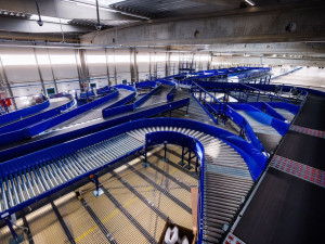 U Hustopečí u Brna vyrostlo obří depo. Zhasínejte, žádá město