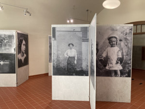 Dům v Brně skrýval neznámé tváře. Fotky Židů vystavili na Špilberku