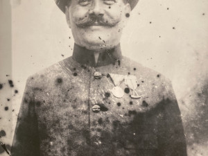 Dům v Brně skrýval neznámé tváře. Fotky Židů vystavili na Špilberku