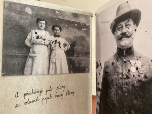 Dům v Brně skrýval neznámé tváře. Fotky Židů vystavili na Špilberku