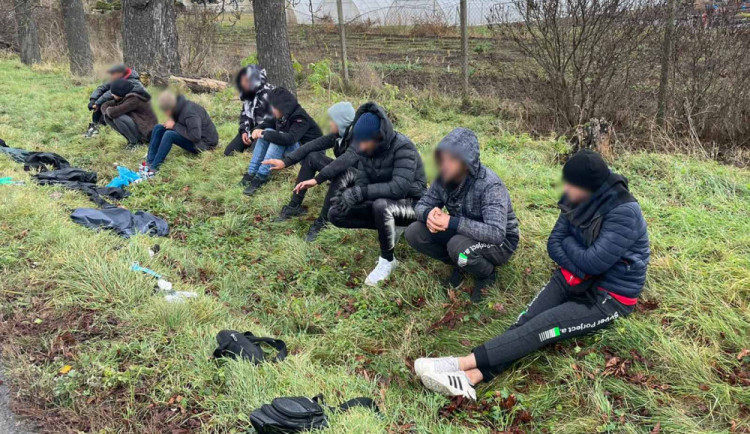 Policie chytila od zavedení kontrol tisíce migrantů