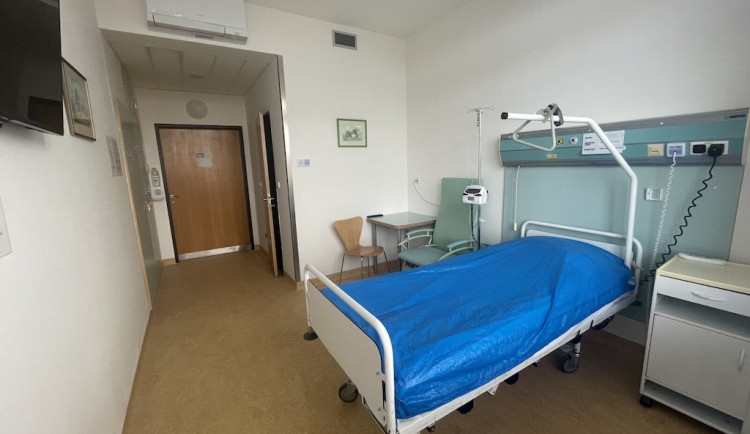 Brněnský onkologický ústav opravil pacientům pokoje. Ušetří na energiích