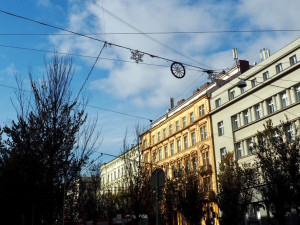 Brno se obléká do vánočního. Čeká na sněhové vločky a ruské kolo