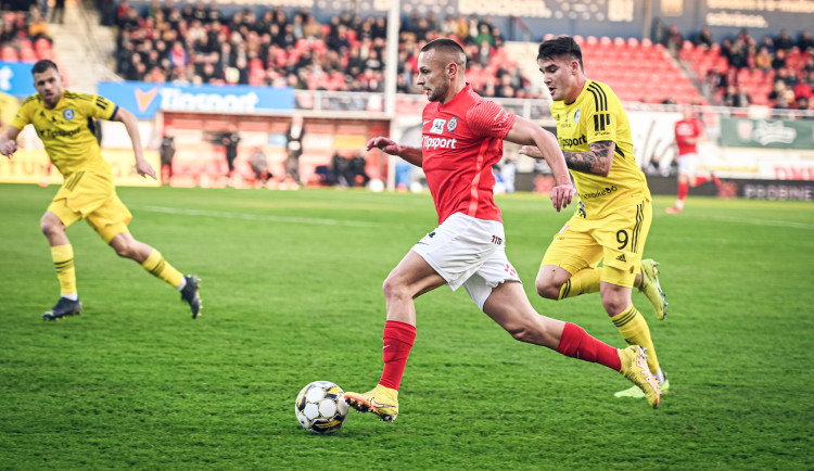 Fotbalová Zbrojovka potřetí za sebou prohrála. Doma podlehla Olomouci