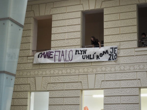 Studenti z Brna okupují školu kvůli klimatu. Běžte spát jinam, vyhání je děkan