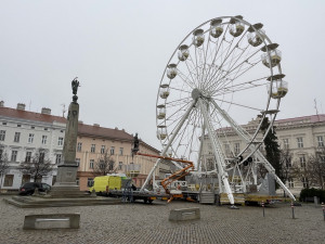 Dva stromy, ruské kolo i výzdoba jako v Praze. Znojmu advent nezkazí ani ceny energií