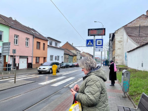 Brno jde s dobou. Příjezdy a odjezdy šalin v Židenicích ukazují digitální tabule