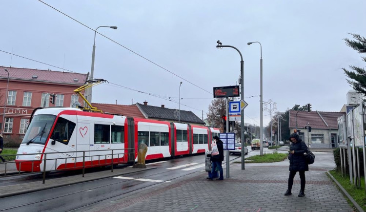 Brno jde s dobou. Příjezdy a odjezdy šalin v Židenicích ukazují digitální tabule