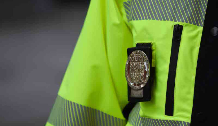 Nebojácný sekuriťák z Brna bojoval s cizincem, který útočil nožem. Zvítězil