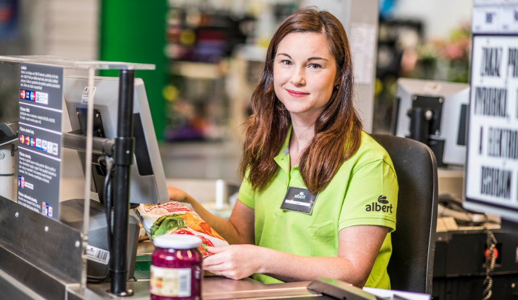 Zaměstnanci v prodejnách Albert si od března polepší o 10 %. Týká se to i desítek brněnských obchodů