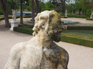 Na slavkovský zámek se vrací vzácné barokní sochy, kterým chyběly prsty