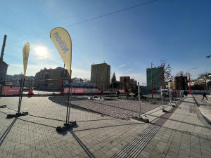 Na Mendlově náměstí pokračuje rekonstrukce