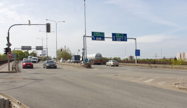 Brno se připravuje na dopravní peklo. Dělníci obsadili most Otakara Ševčíka