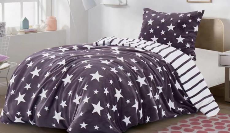 Měkké dárky rozhodně nejsou nuda. Tyhle hřejivé vychytávky ocení letos úplně každý