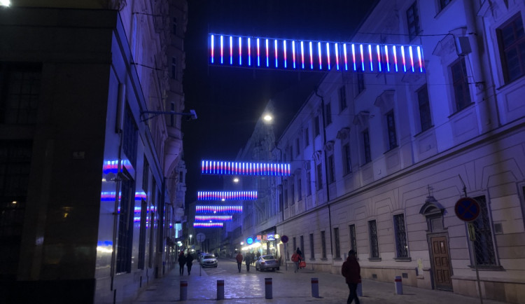 Brno odstavilo nové girlandy. Zkoumá se, proč osvětlení bliká a zhasíná