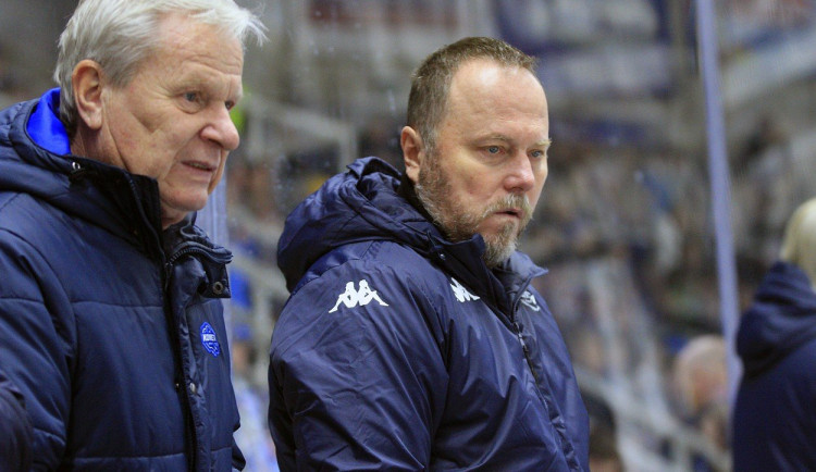 Kometa dala padáka trenérovi Pešoutovi. Nevydržel ani třicet zápasů