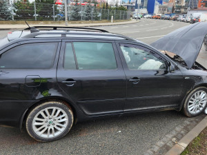 Opilý mladík předvedl zběsilou jízdu v centru Brna. Ničil auta, zábradlí a mířil na vánoční trhy