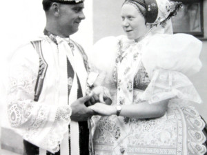 Zemřela známá jihomoravská malérečka Marie Švirgová