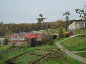 Hodonín buduje chytrou venkovní učebnu s letním kinem a kalifornskými žížalami.