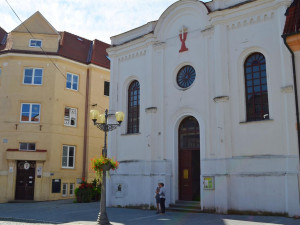 Vyškovská synagoga vyhlíží lepší časy. Památku si berou do parády restaurátoři