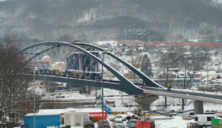 Blansko otevřelo vytoužený silniční most, který vede přes železnici i řeku