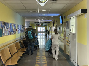 Brněnská dětská nemocnice praská ve švech. Děti čekají na ošetření až pět hodin