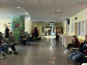 Brněnská dětská nemocnice praská ve švech. Děti čekají na ošetření až pět hodin