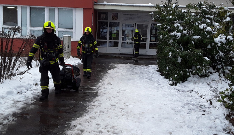 V brněnské základce hořelo. Čtyři děti skončily v nemocnici