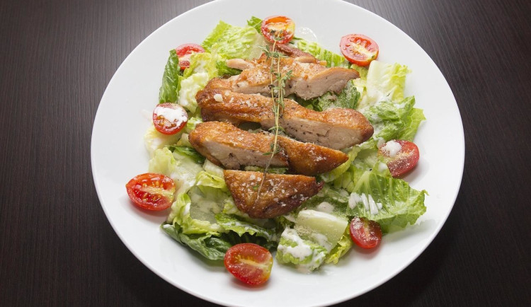 ANKETA: Obědy nadále zdražují, na Vysočině je polední menu o 12 korun dražší než loni