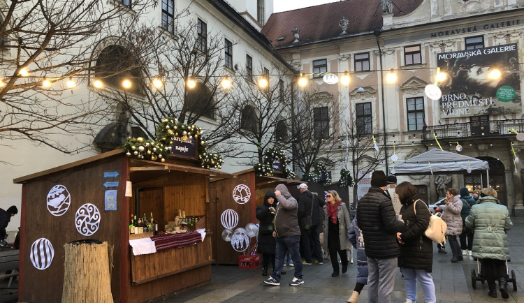 Brno slaví ukrajinské Vánoce. U sochy Jošta voní šašliky i boršč