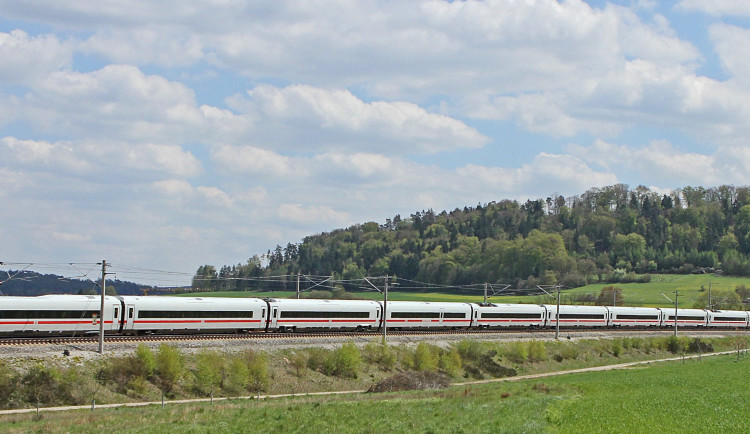 Cesta vlakem z Brna do Prahy potrvá hodinu, malují si budoucnost železničáři