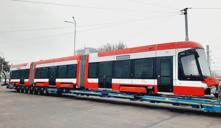 Máme už dvě obousměrné šaliny i s klimatizací, chlubí se v Brně