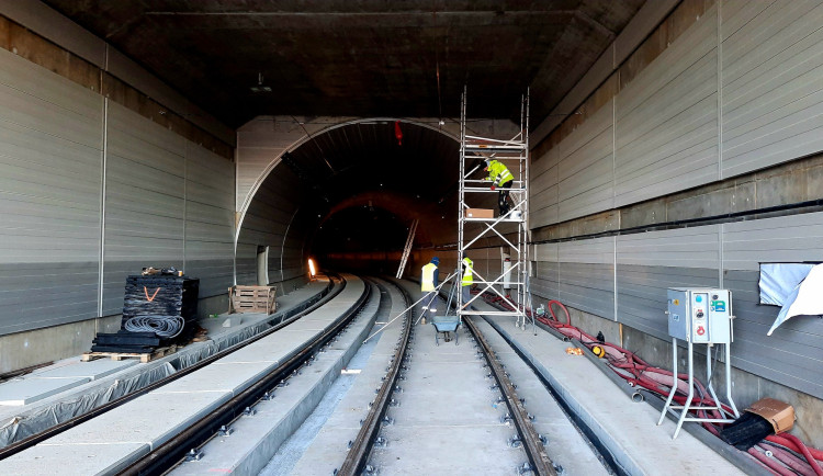 Šaliny se chystají v Brně do nového tunelu. Dopravce vyhlíží testovací režim