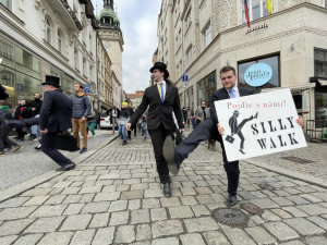 Brnem se prošli švihlí chodci