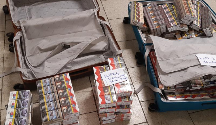 Z Česka vyhostili cizince, který přes jižní Moravu pašoval bulharské cigarety