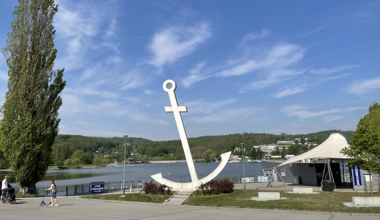 Vodohospodáři na Brněnské přehradě nasadí proti sinicím nové aerační věže