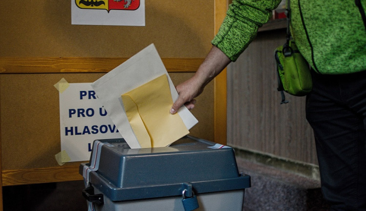 Jihomoravské úřady obvolávají naštvaní lidé, kterým nepřišly voličské průkazy